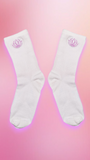 Chaussettes blanches mi-mollet avec broderie fleur de lotus. 🌸