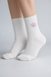 Chaussettes blanches mi-mollet avec broderie fleur de lotus. 🌸